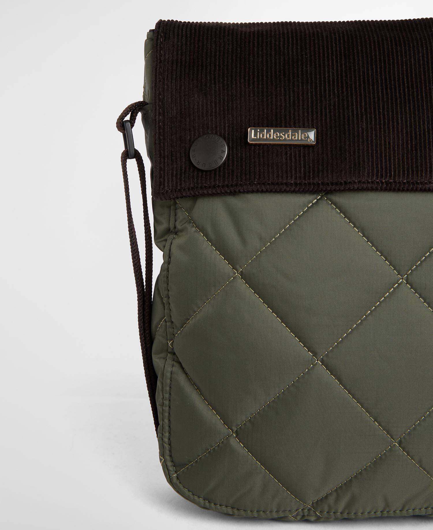 Barbour Umh&auml;ngetasche Liddesdale Olive image number 3
