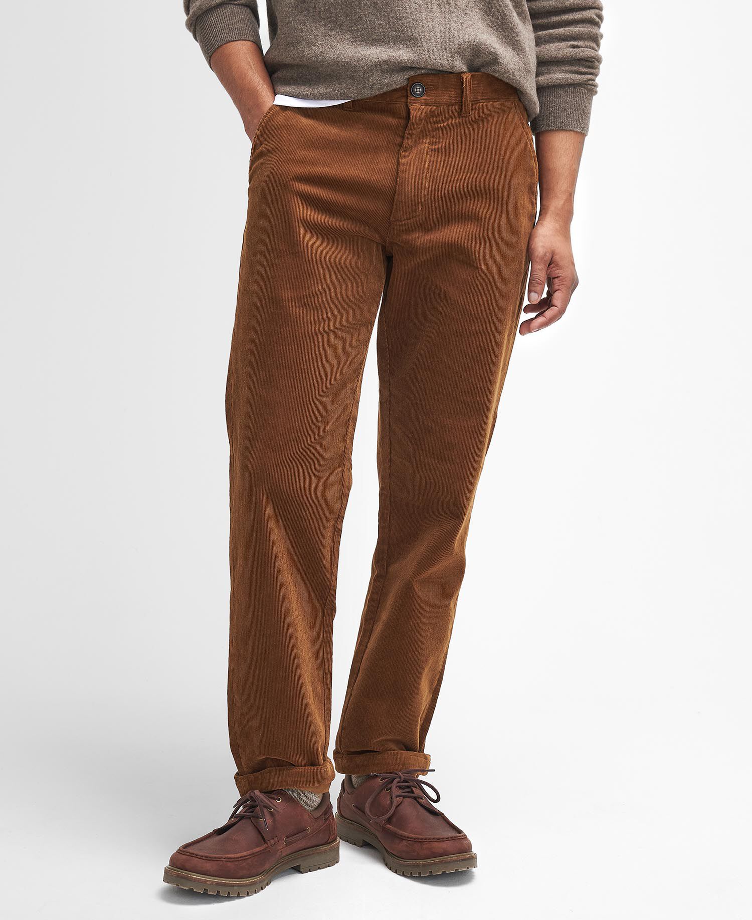 Pantaloni in velluto stretch a coste sottili dalla vestibilit&agrave; leggermente aderente