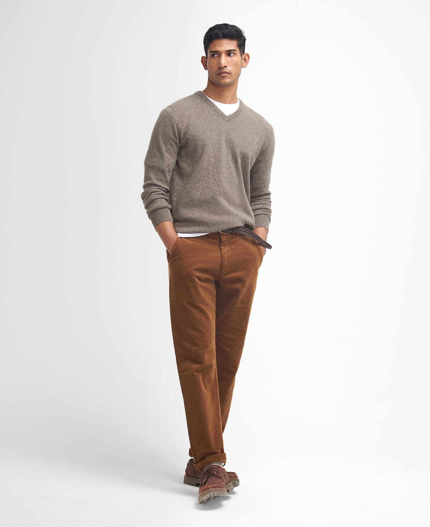 Pantaloni in velluto stretch a coste sottili dalla vestibilit&agrave; leggermente aderente
